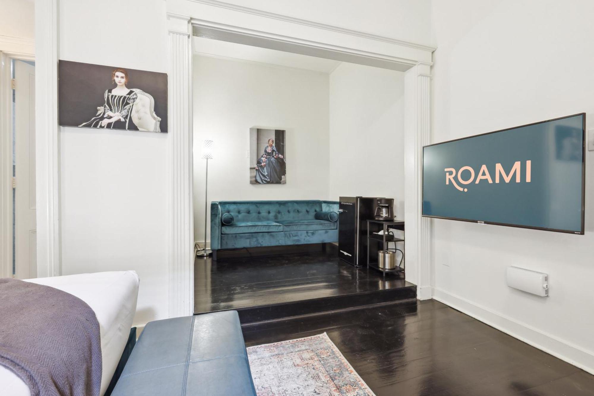 Roami At St. Helene Apartment *